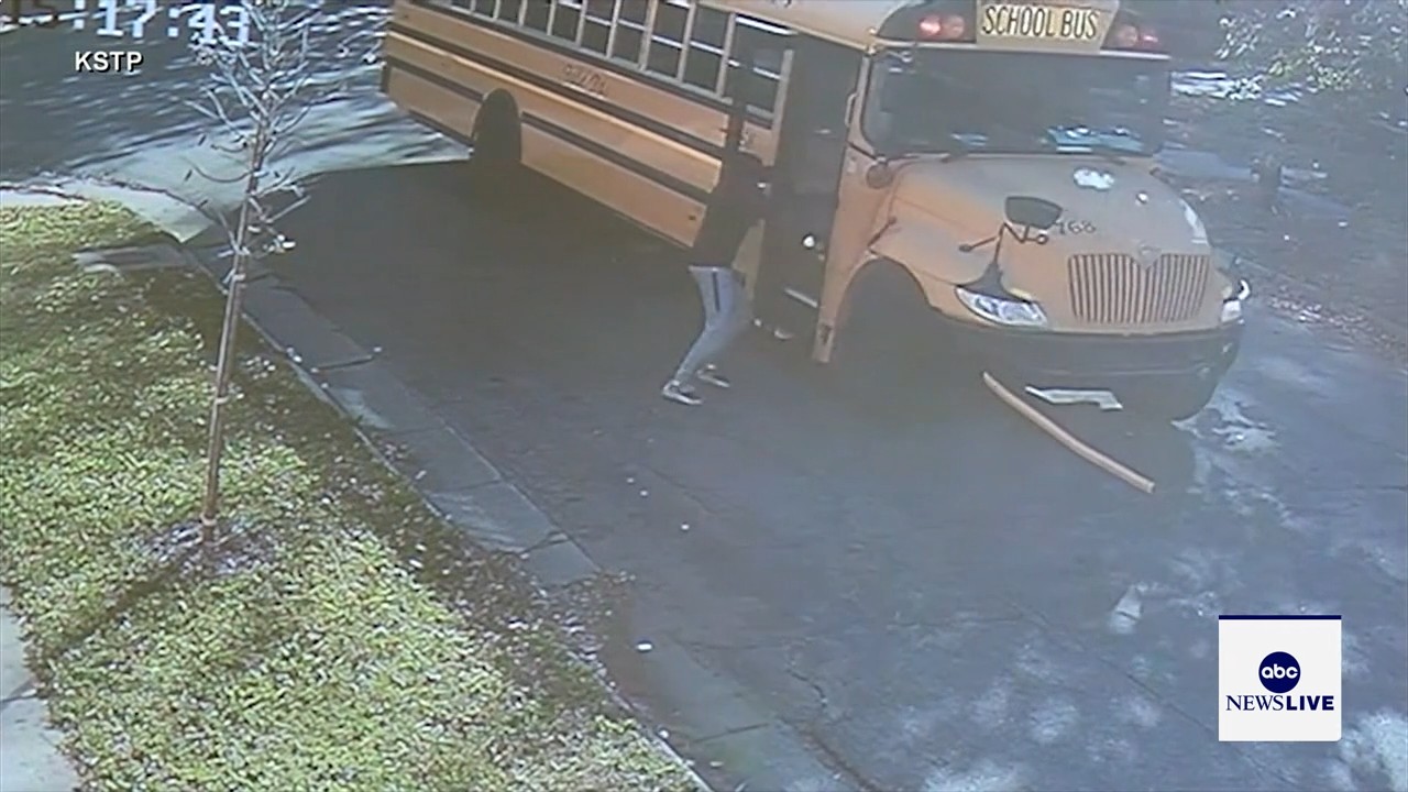 27-year-old Minnesota man credited for saving kids, driver in runaway school bus