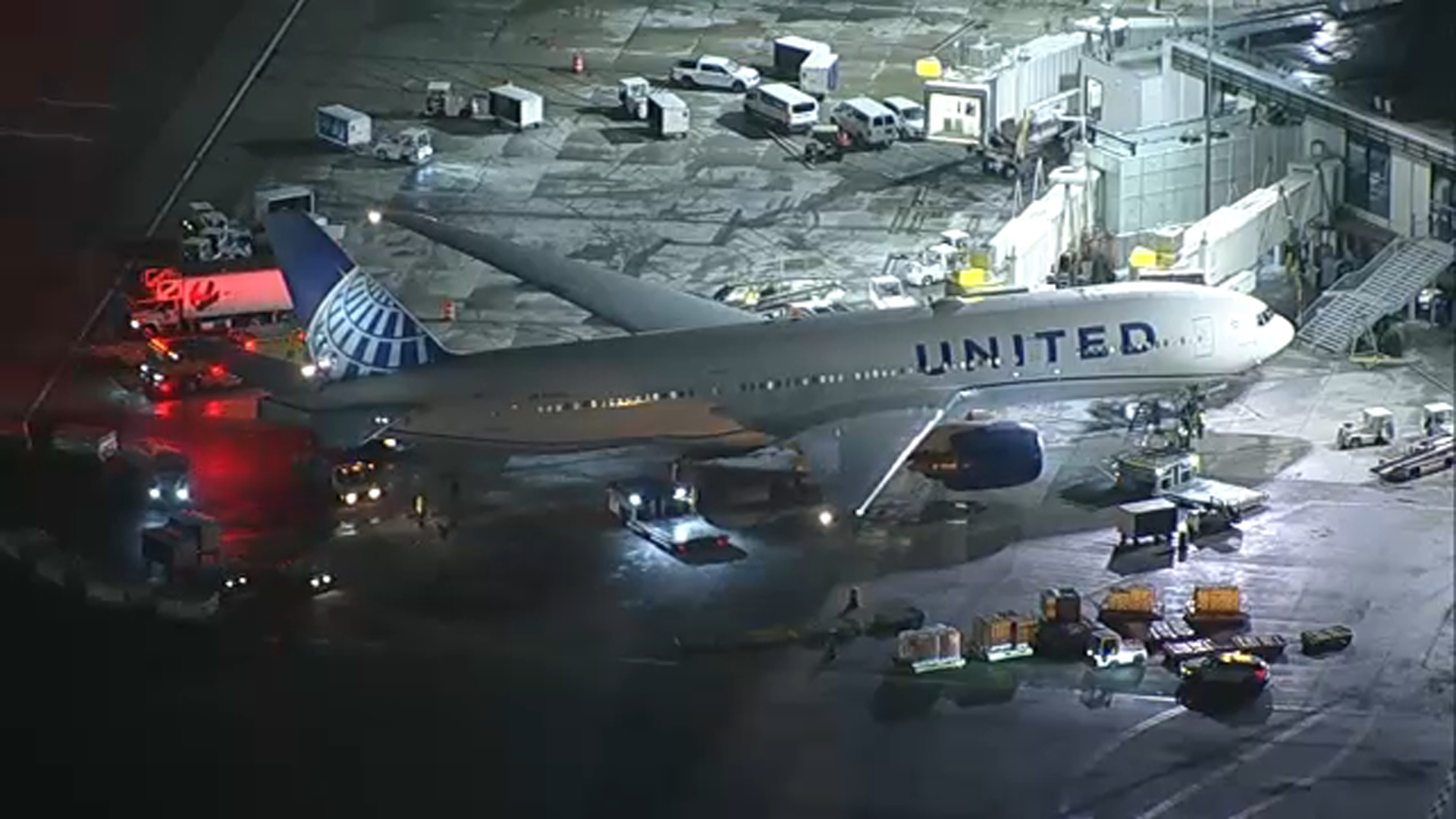 At least 2 flight attendants injured after severe turbulence on United Airlines flight to LAX