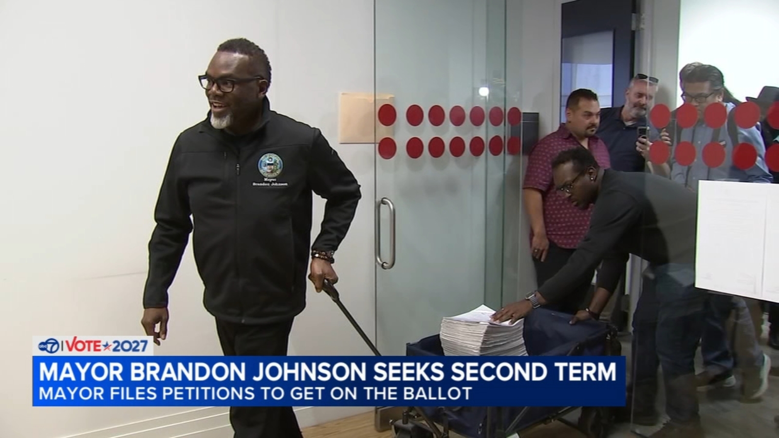 Brandon Johnson formally files petitions to seek second term as Chicago mayor
      