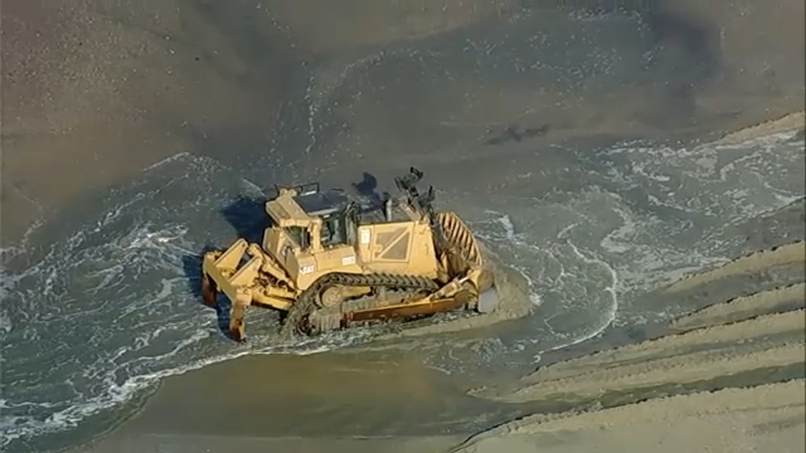 Coastal flood warning issued as unusually high tides approach Southern California beach communities