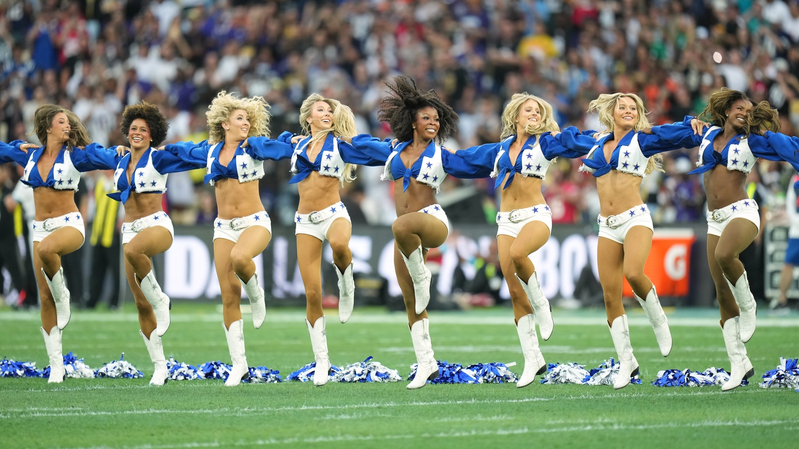 Dallas Cowboys cheerleaders unionize after years of fighting for higher pay
      