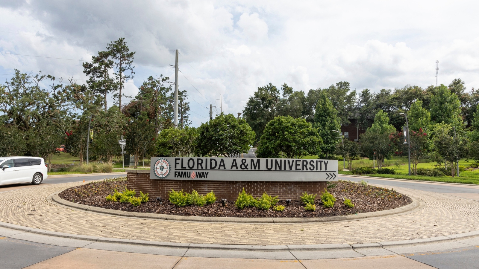 At least 12 injured, including juveniles, in shooting near Florida A&M University campus on homecoming weekend At least 12 injured, including juveniles, in shooting near Florida A&M University campus on homecoming weekend