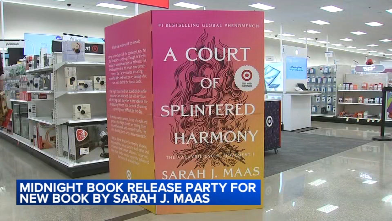 Sarah J. Maas' new 'ACOTAR' book is here
