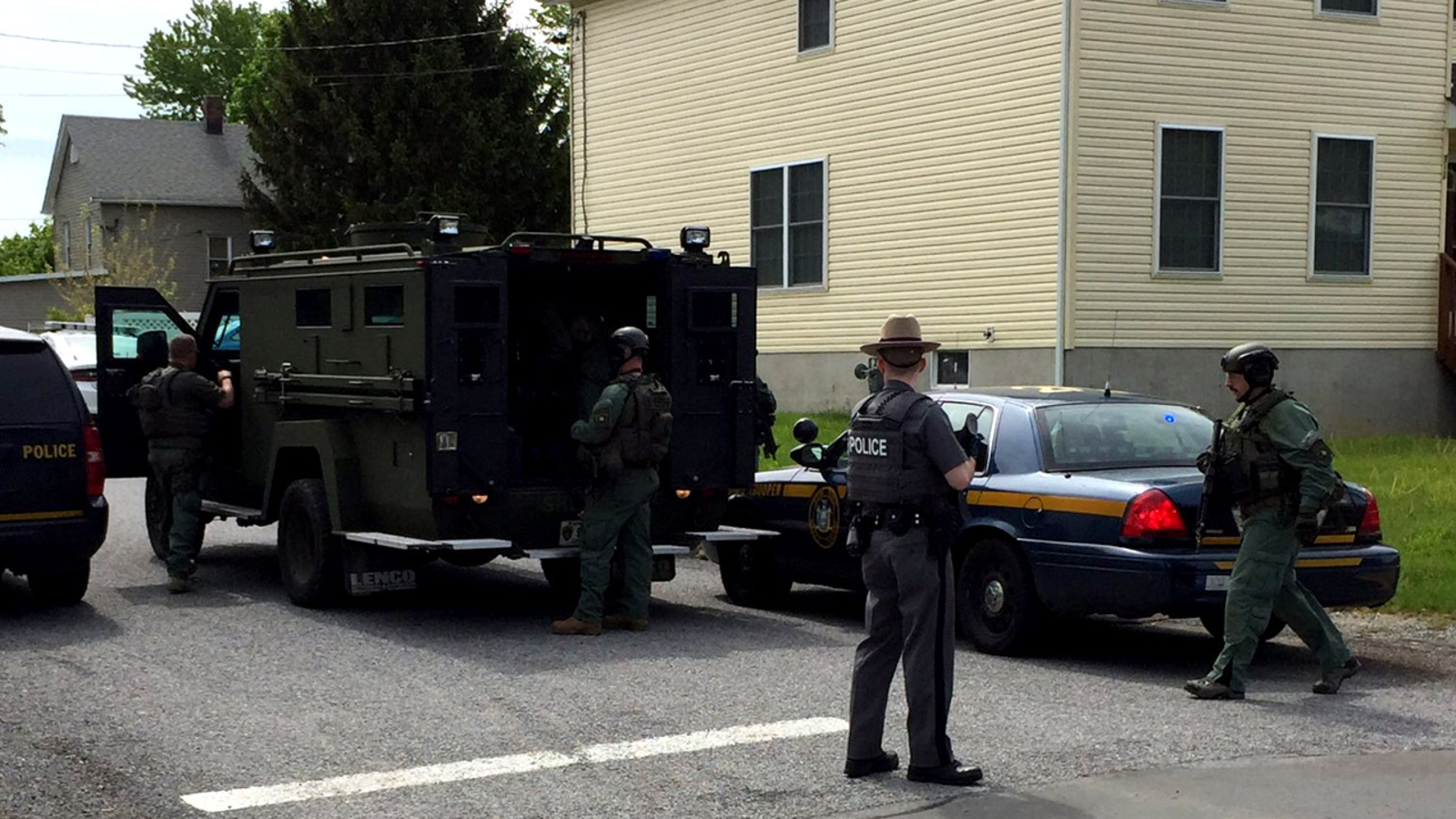 12pm Officer shot in Maybrook ABC7 New York