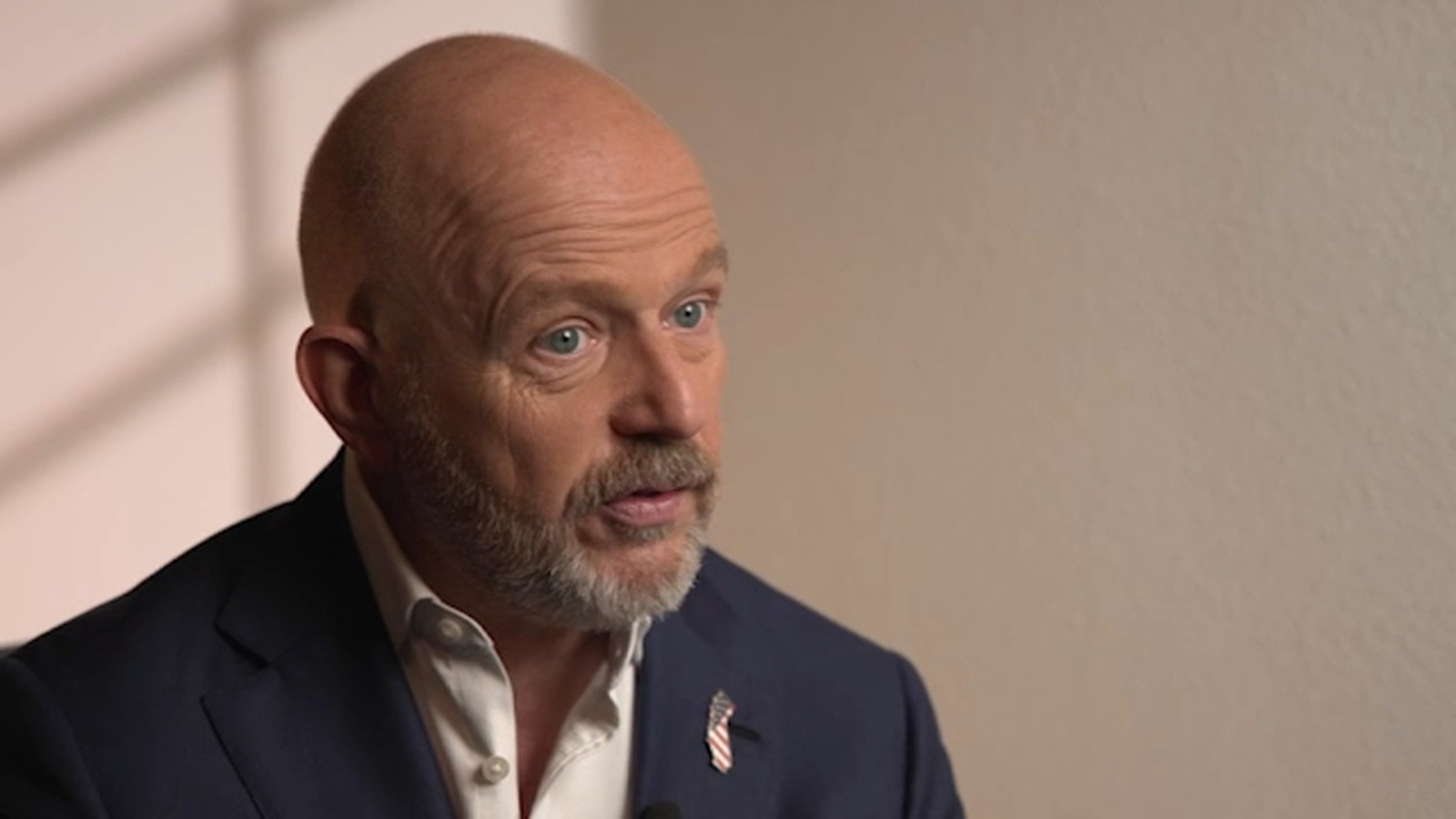 Steve Hilton in Fresno County to promote $3 gas plan as election nears