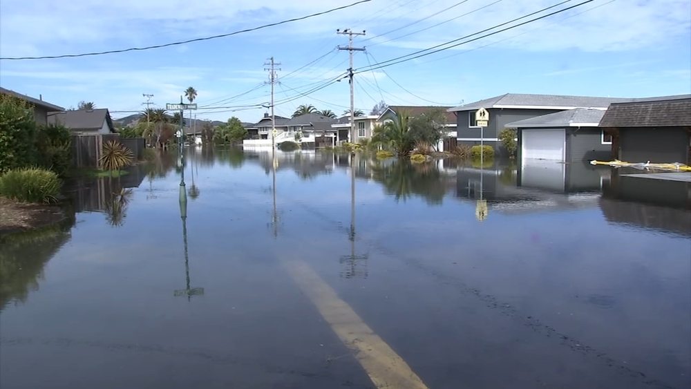 4th day of high tides floods North Bay streets