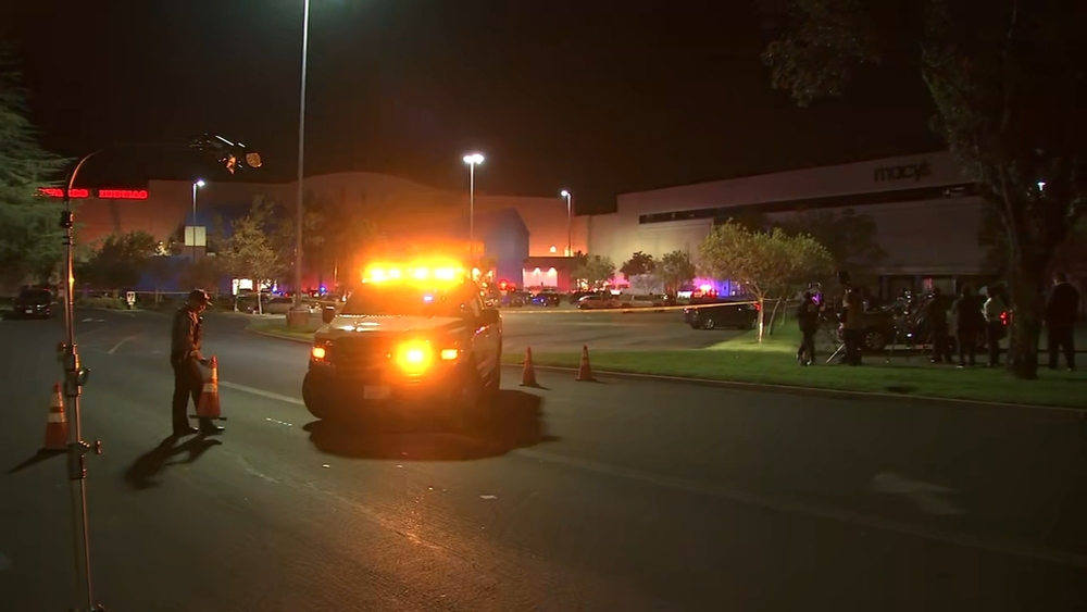 1 killed, 6 injured after shooting at Bay Area Spirit Halloween store