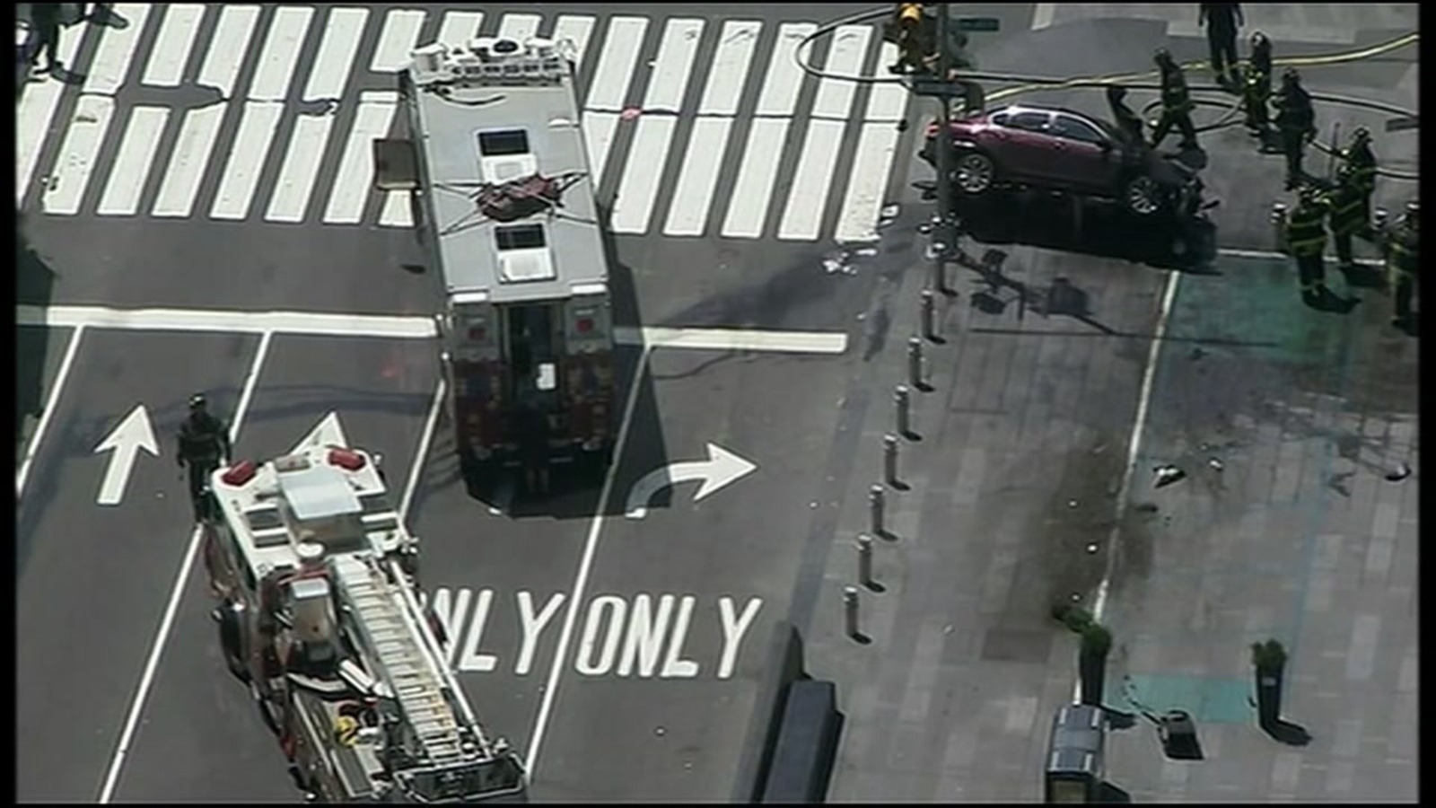 1 dead, 22 injured when car hits pedestrians in Times Square - ABC13 ...