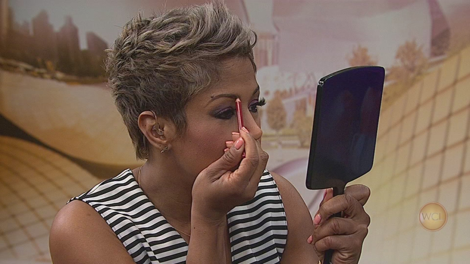 What's inside Val Warner's makeup bag? ABC7 Chicago