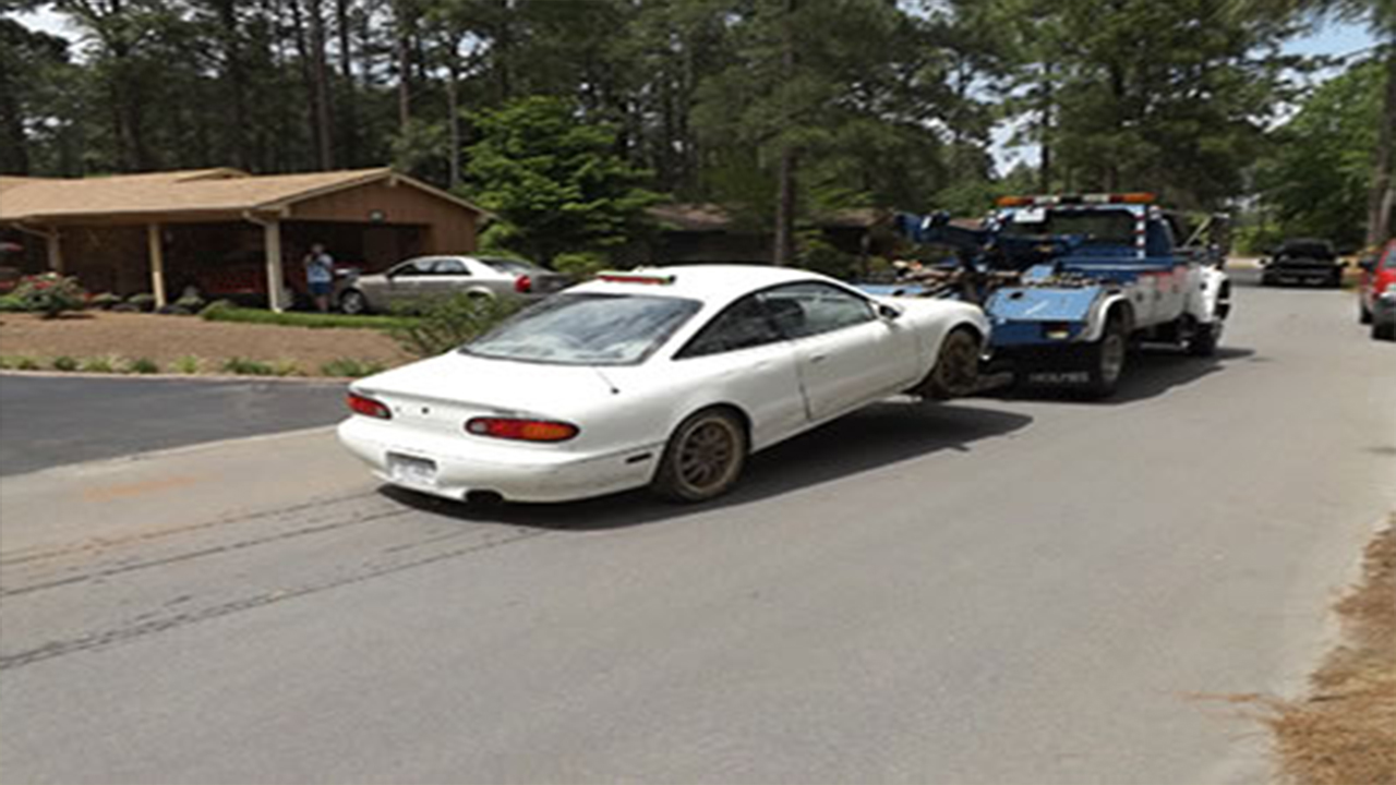 Body found inside car at Southern Pines country club