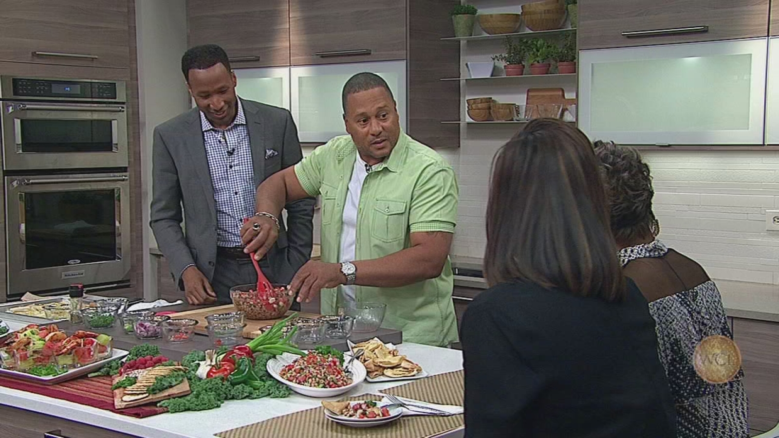 Celeb Chef Pat Neely makes summer salad - ABC7 Chicago