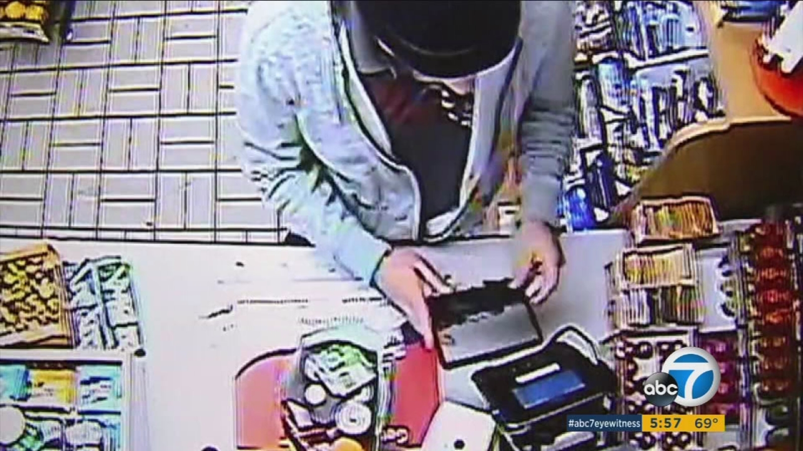 Video shows thieves placing card skimmer on device inside West LA gas ...