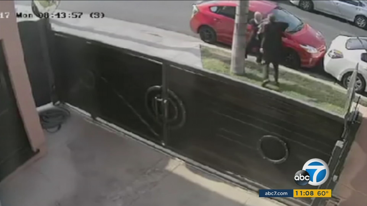 Images released of suspect who attacked rabbi in Fairfax District