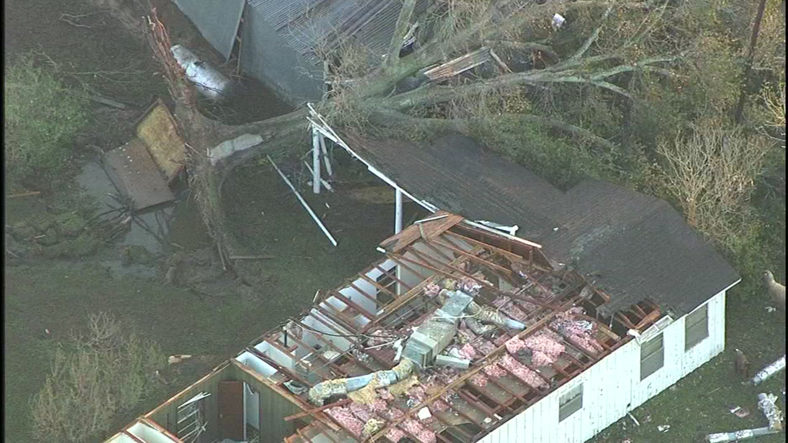 Severe weather moves through SE Texas, ravages Sealy ABC13 Houston