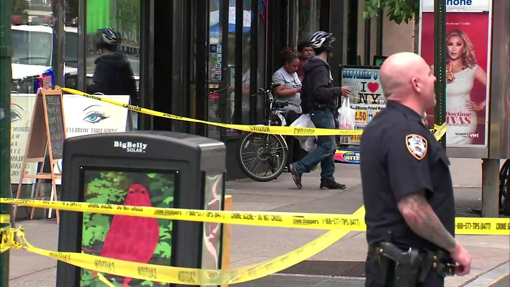 4 stabbed in Midtown