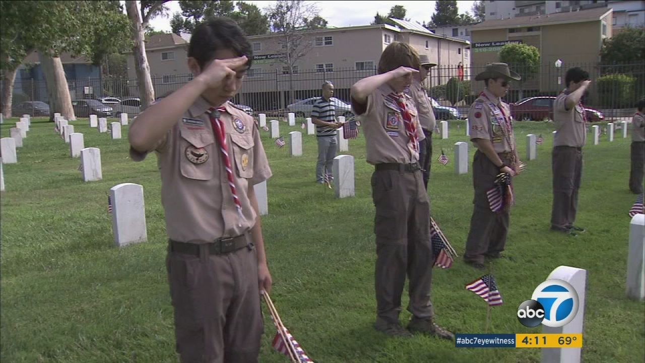 Thousands of scouts place flags at LA cemetery for Memorial Day