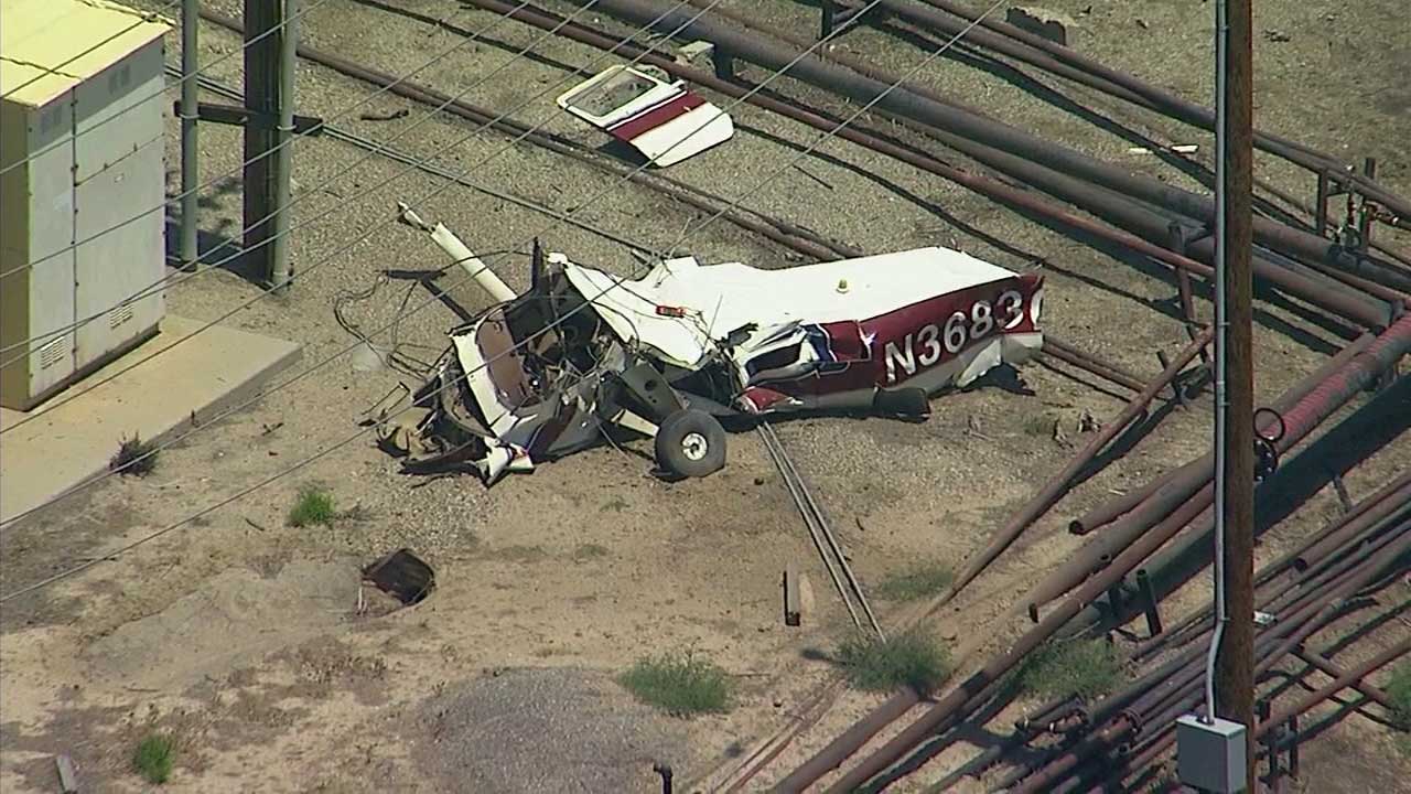 1 dead in small plane crash near Ventura, fire department says