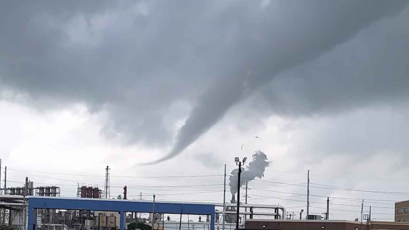 Funnel cloud forms in Texas City sky ABC13 Houston