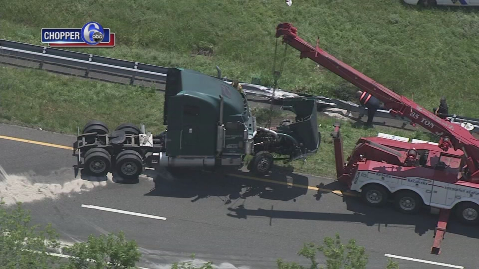 Truck crashes on I-295 in Gloucester County - 6abc Philadelphia