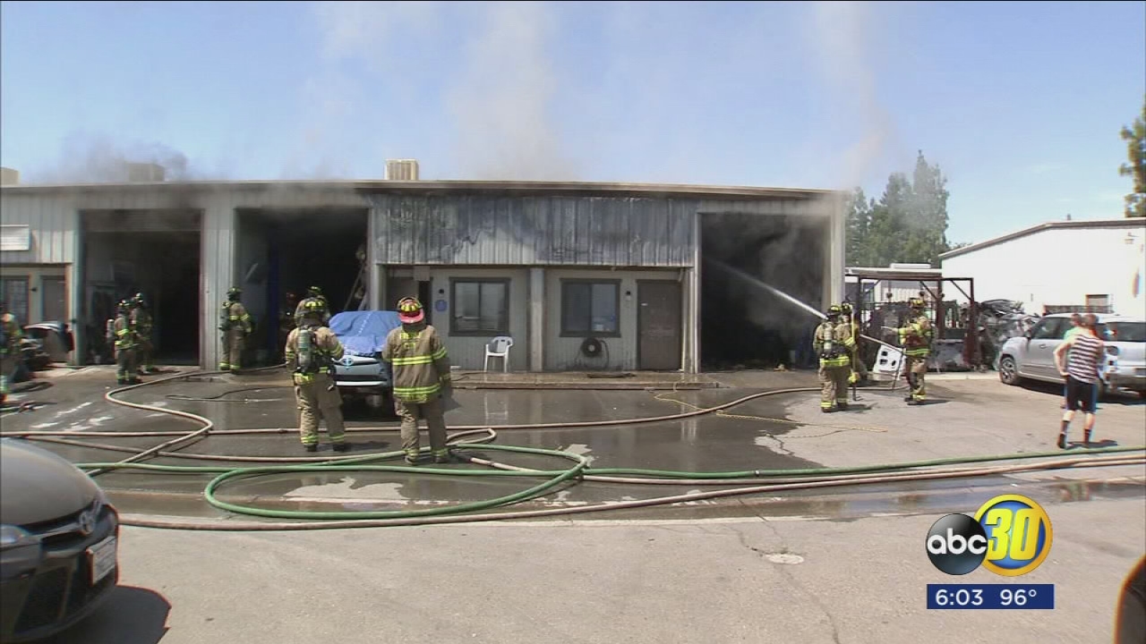 Auto shop catches fire in East-Central Fresno