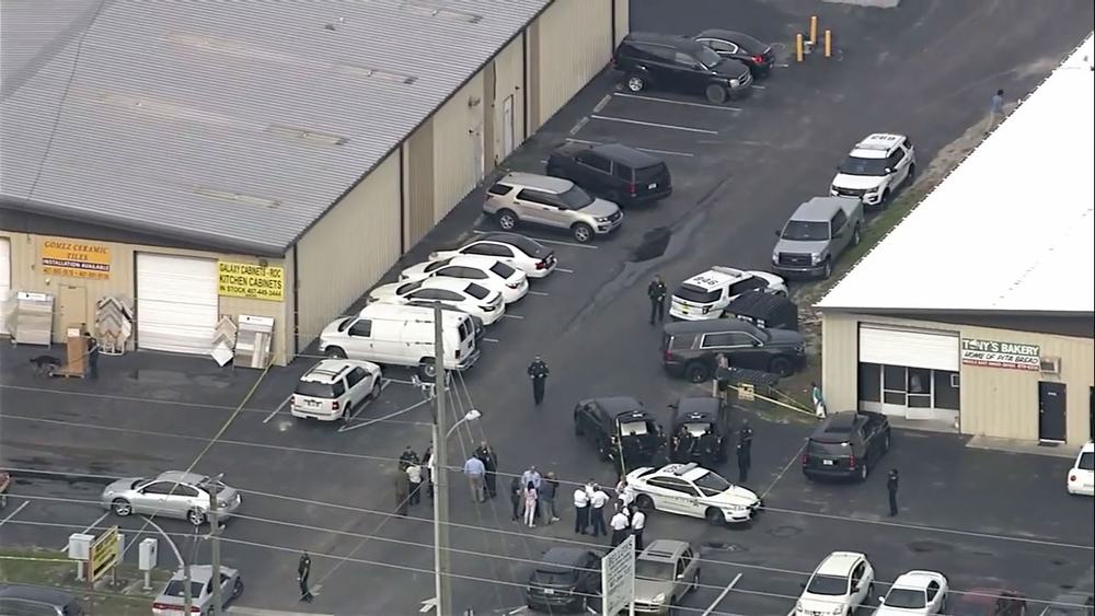 6 people dead, 7 hurt after gunman stormed into business in Orlando