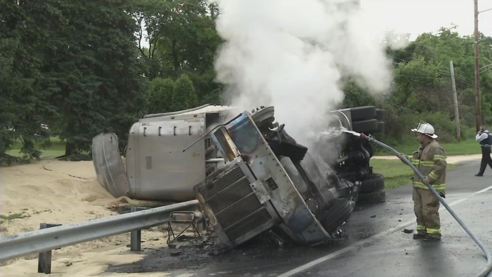 Truck erupts in flames after crash in Hockessin, Delaware 6abc