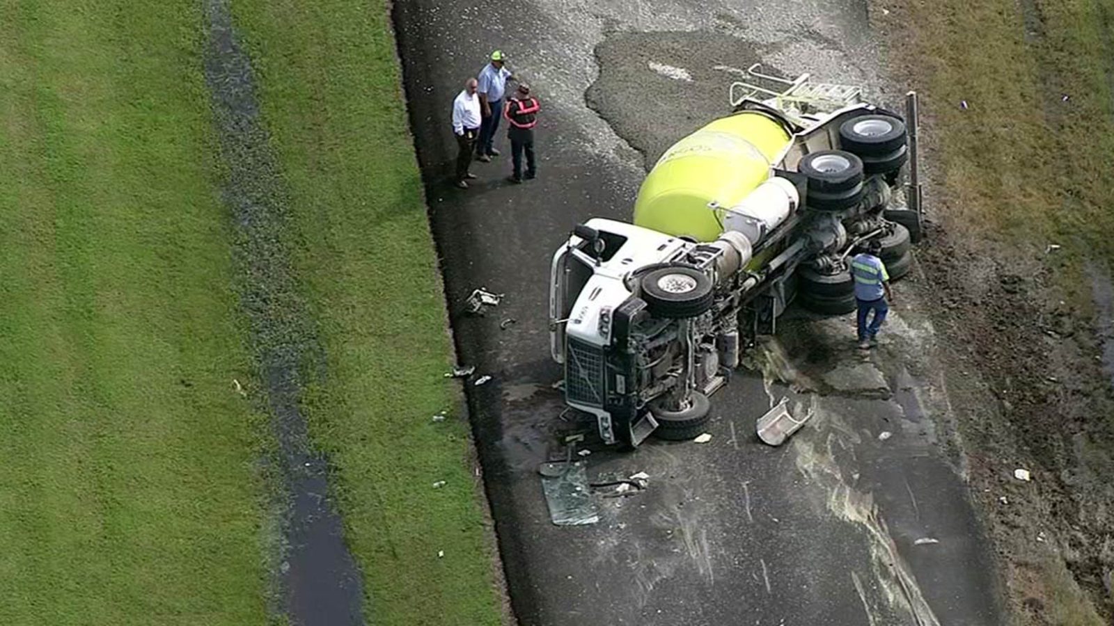 Part of berdett at fm 762 closed after road damaged in fort bend co