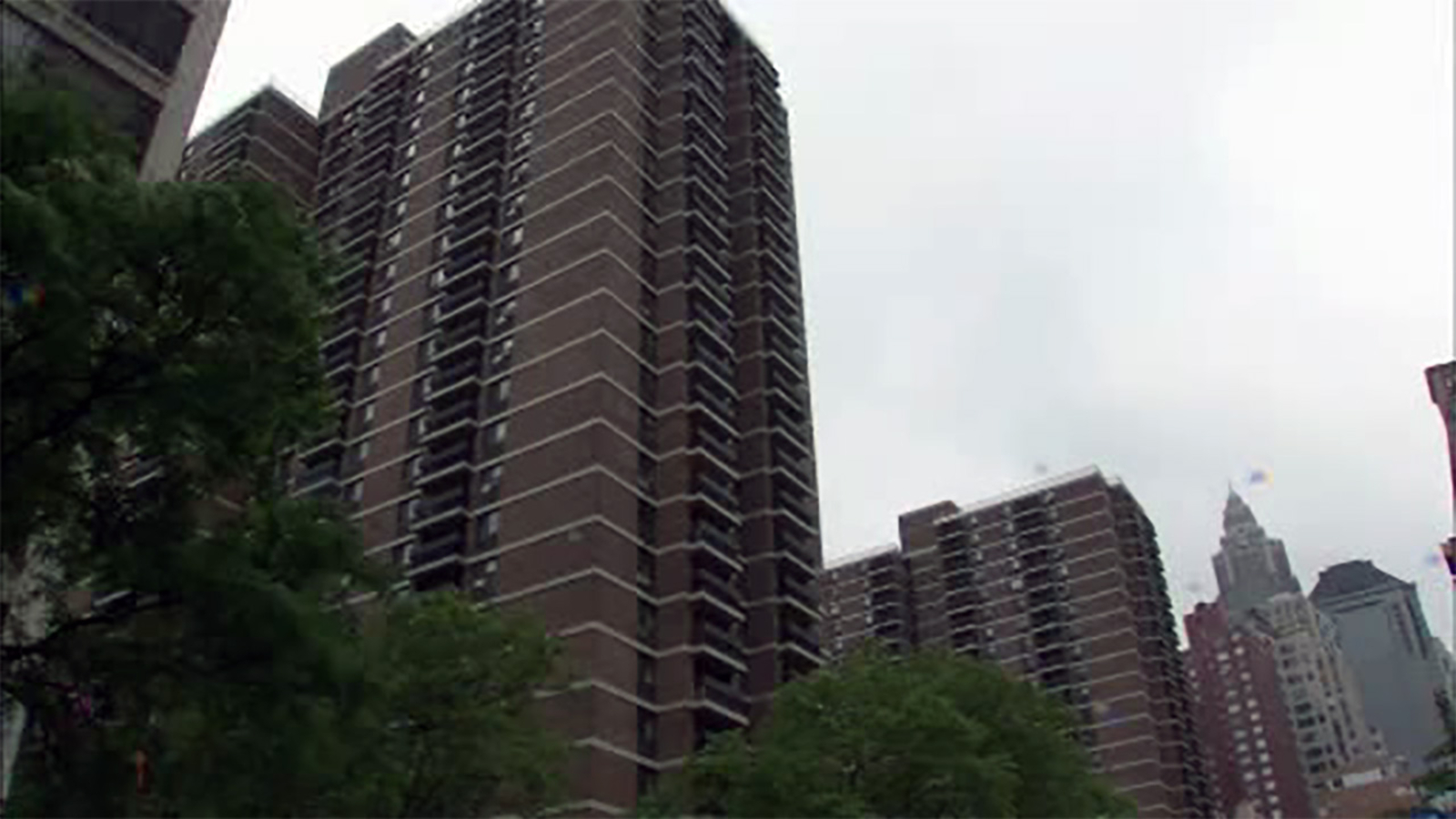 Audit People with sixfigure salaries living in New York City