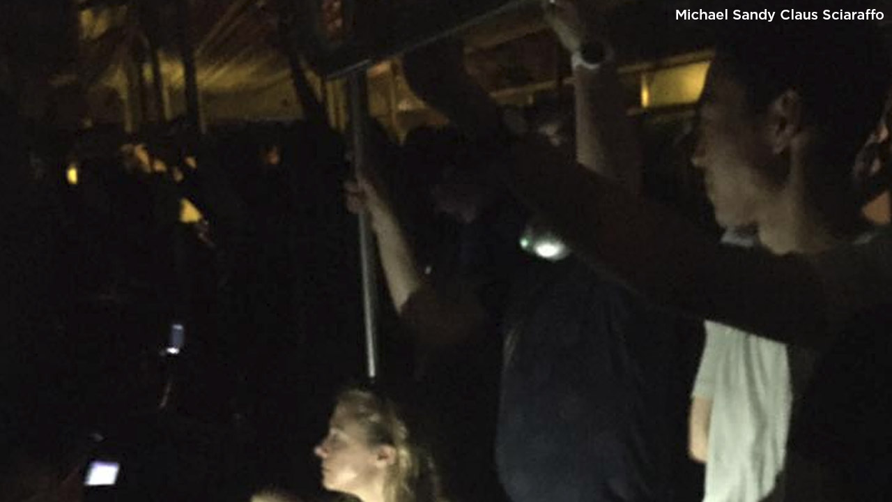 What the 'F' train is up with subway service after passengers stranded in hot car