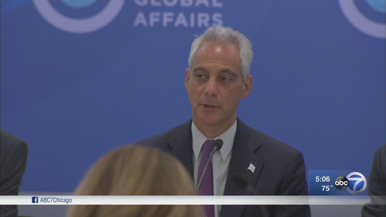 Mayor Emanuel signs order committing Chicago to Paris Agreement