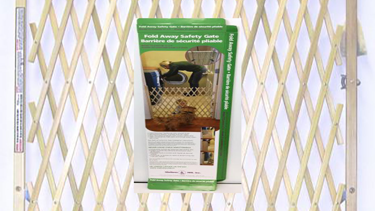 fold away safety gate
