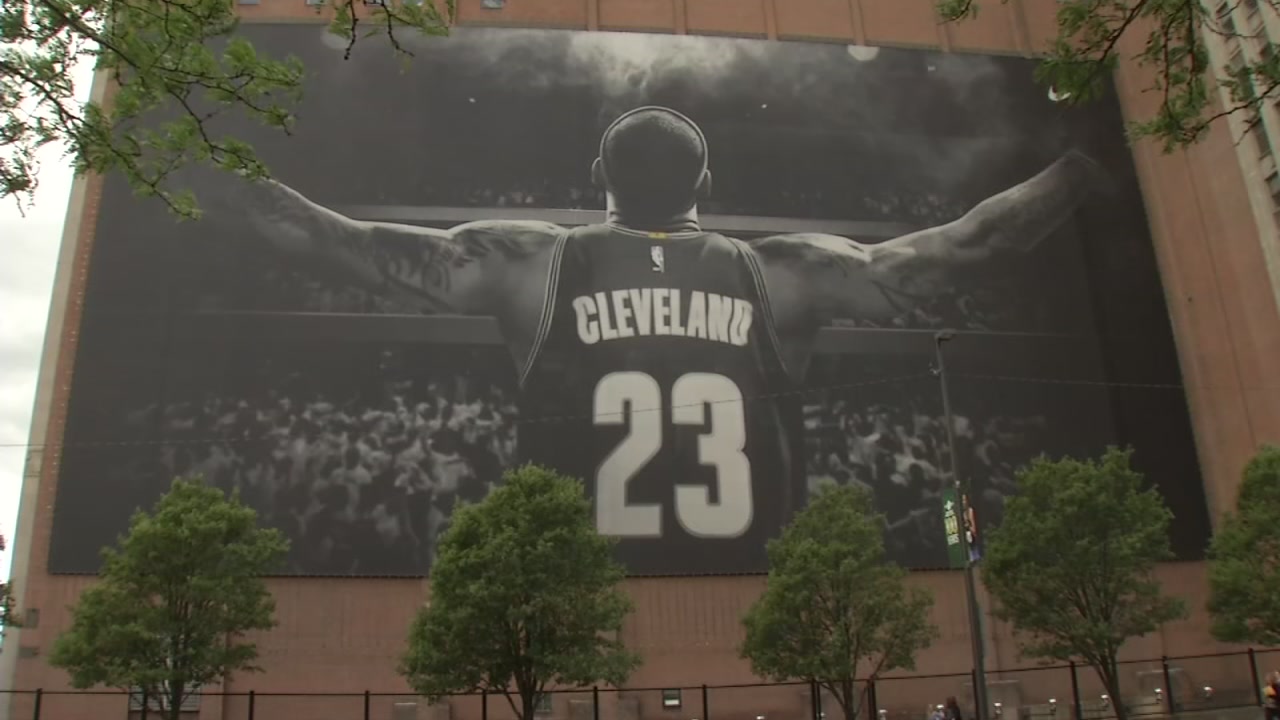 Cavs fans just hoping to avoid sweep by Warriors in NBA Finals