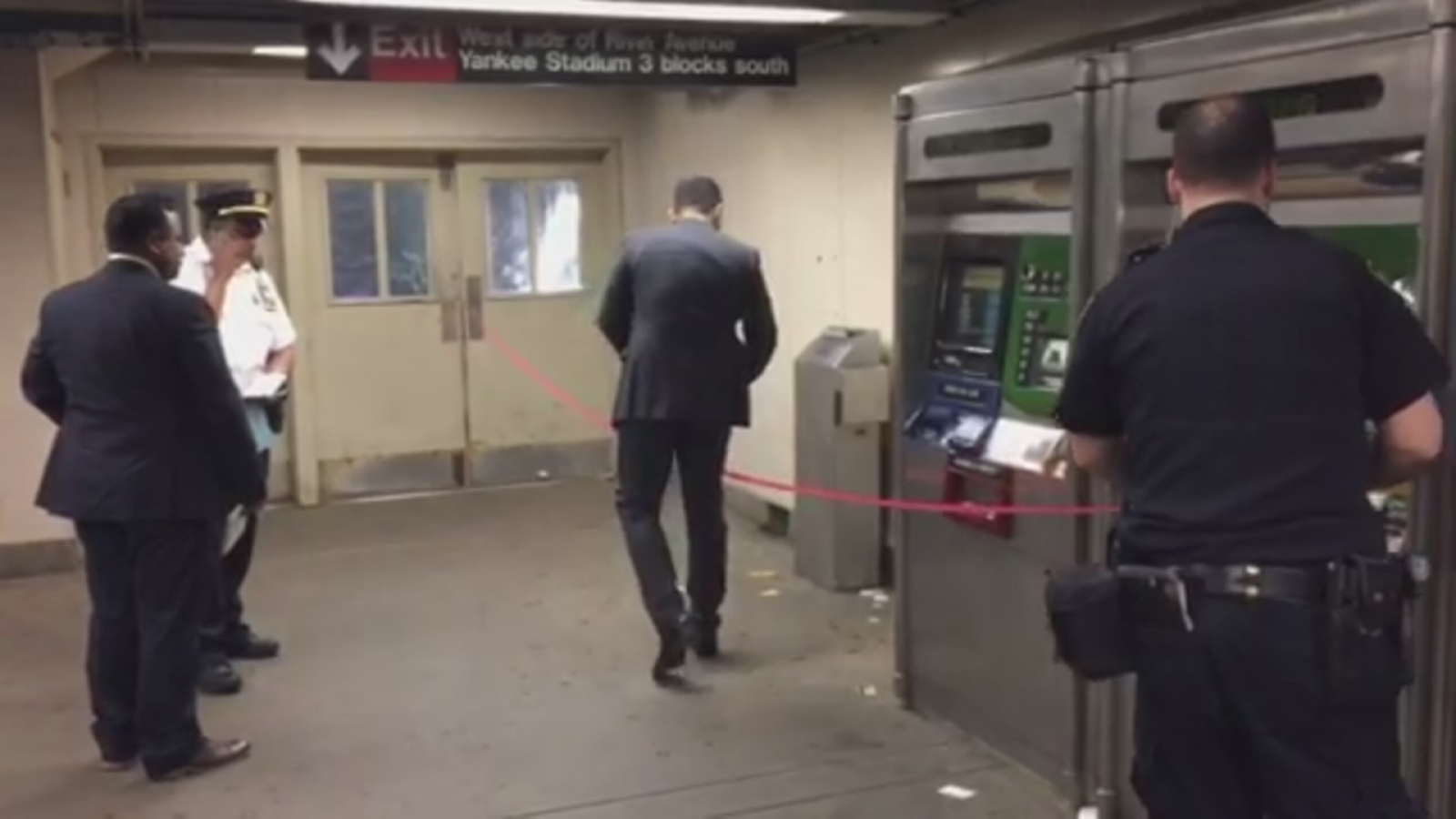 Police looking for man who they say stabbed another man at Bronx subway station  - ABC7 New York