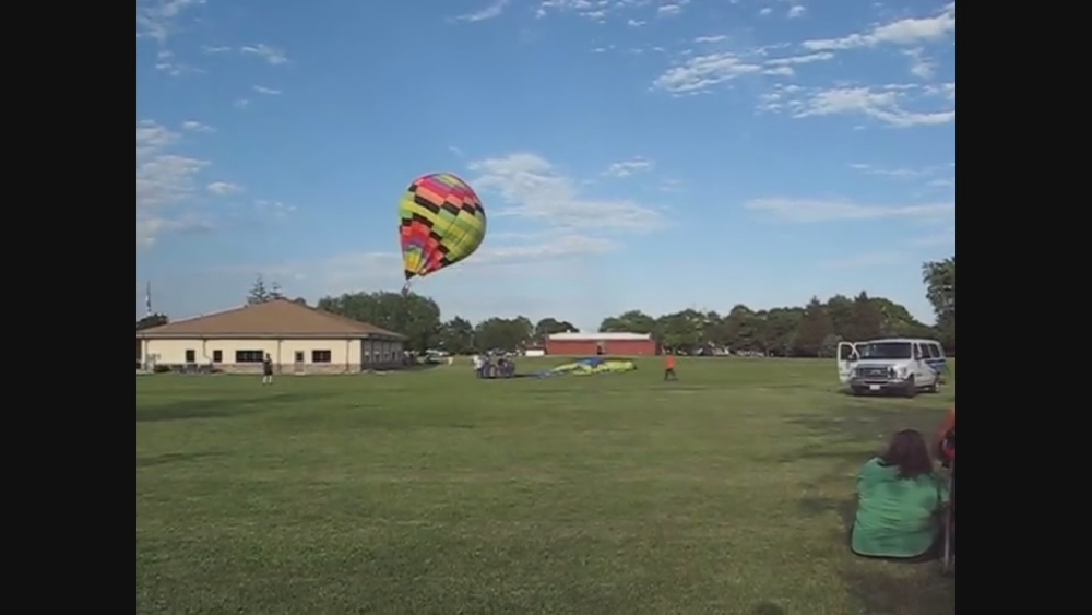 Illinois hot air balloon accident injures 1 person