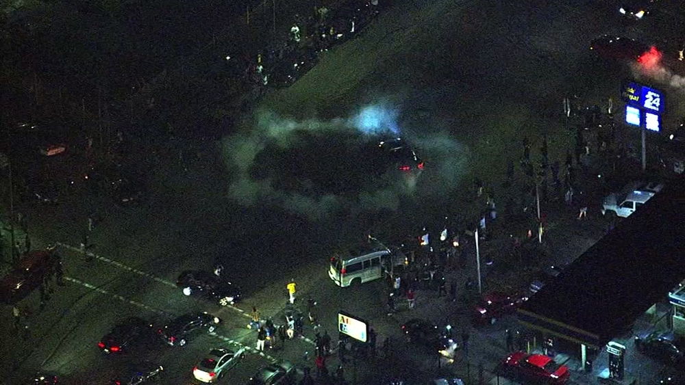 VIDEO: Sideshow celebrating Dubs on streets of Oakland