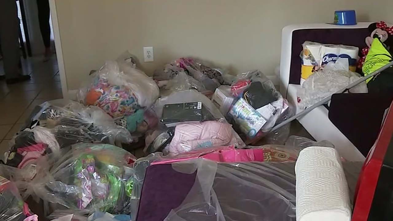 Wrong apartment? Woman claims complex mistakenly evicted her family
