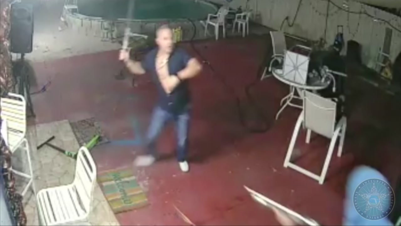 Florida homeowner fends off armed burglars with machete