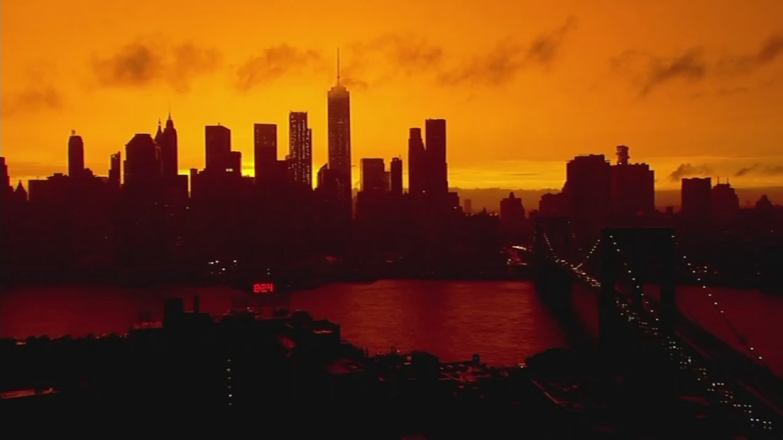 Video Blazing Orange Sunset Lights Up The Manhattan Skyline Abc7 New York