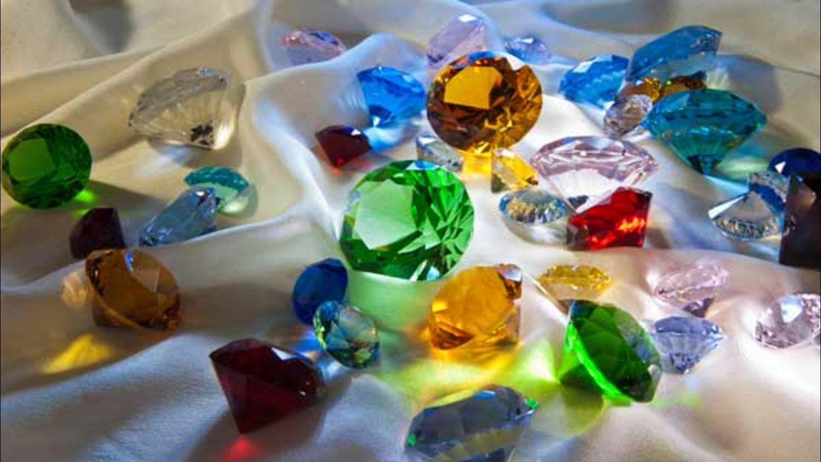 30K in gems, precious stones stolen from New Jersey museum 6abc