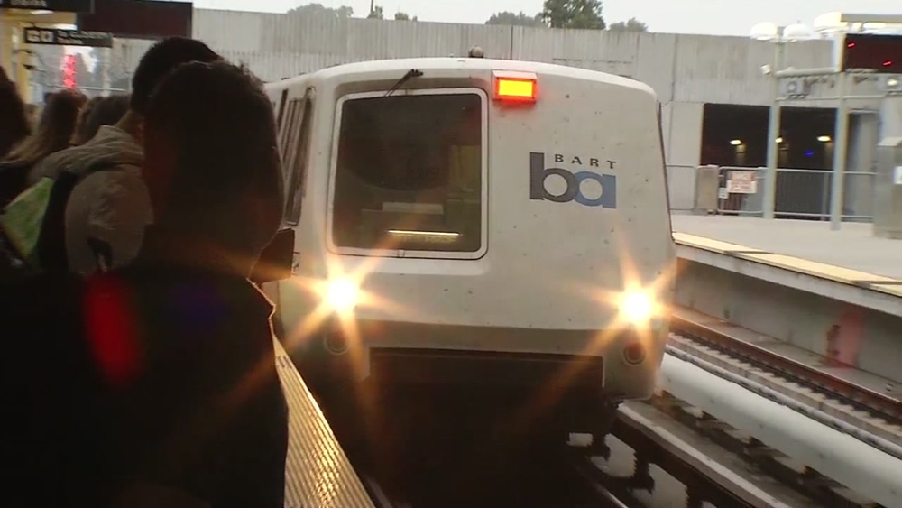 Report: BART to consider policy to protect people from immigration raids