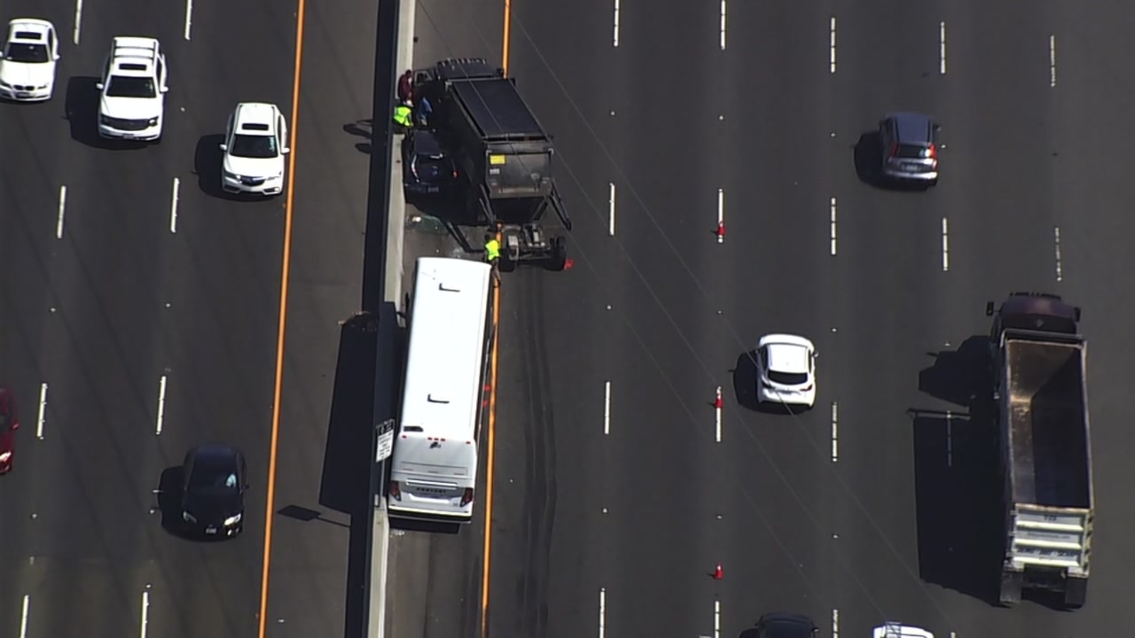 Crash involving bus, gravel truck prompts Sigalert on NB I880 in