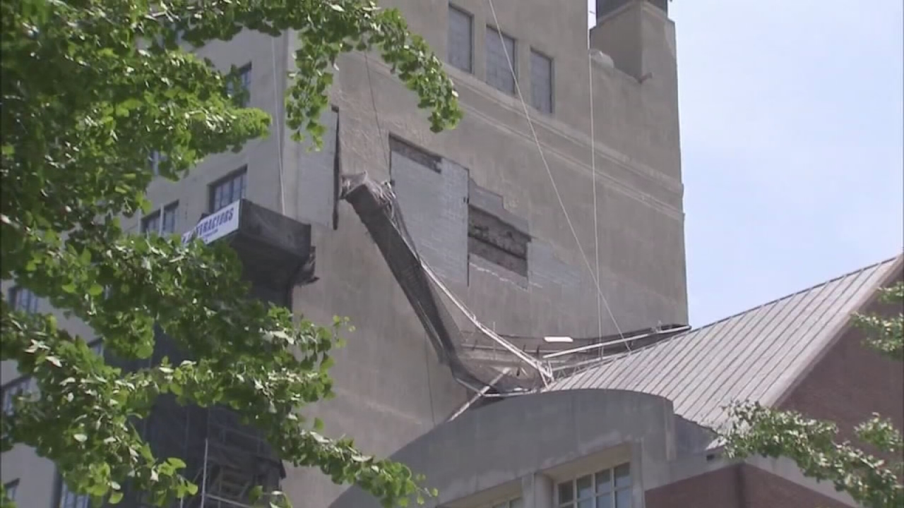 VIDEO: 2 workers hurt in scaffold collapse in Center City Philadelphia