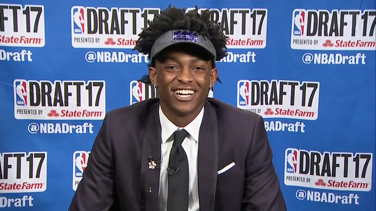 De'Aaron Fox talks to ABC13's Greg Bailey