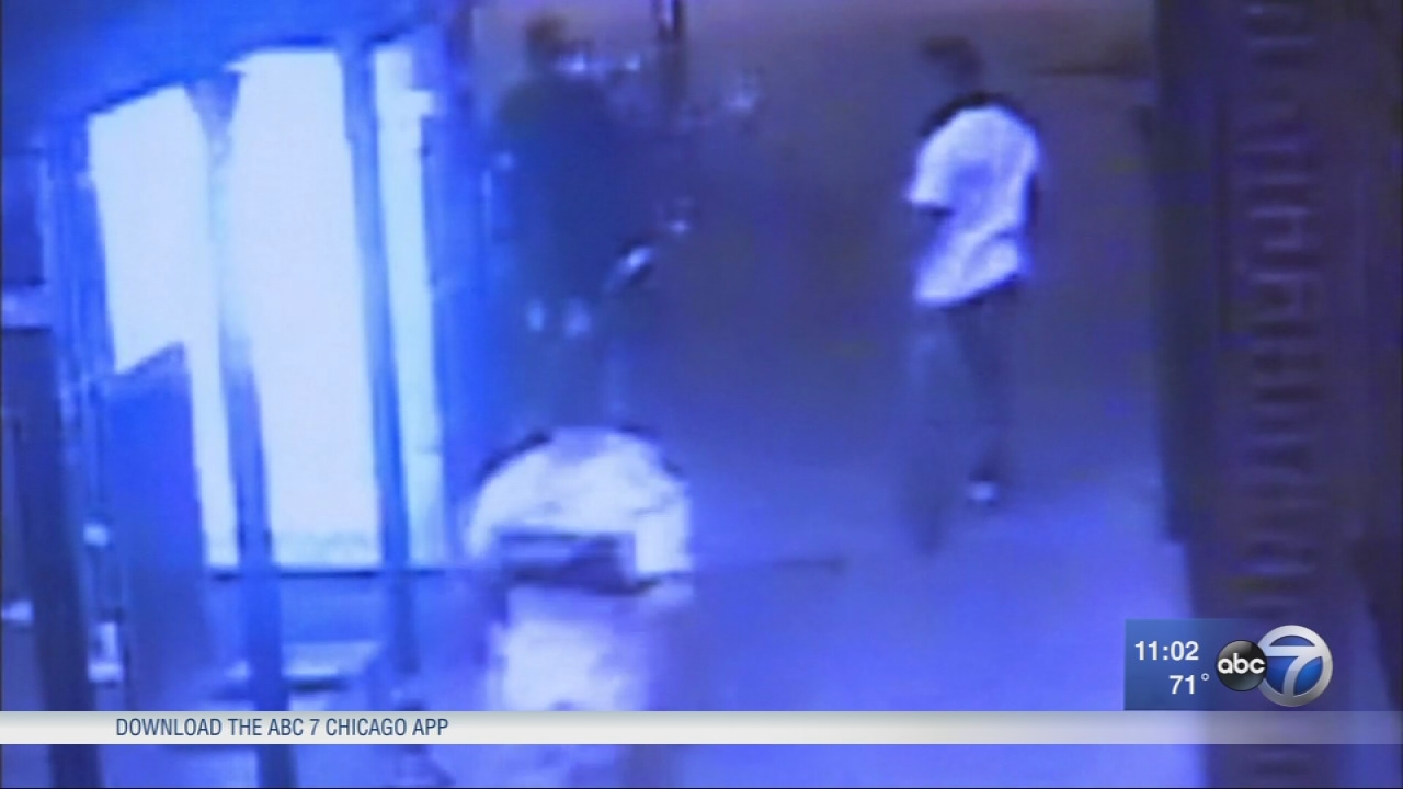2 beaten in River North fight