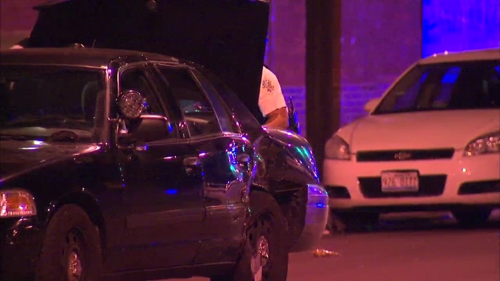 4 Chicago police officers among 5 injured in East Garfield Park crash ...