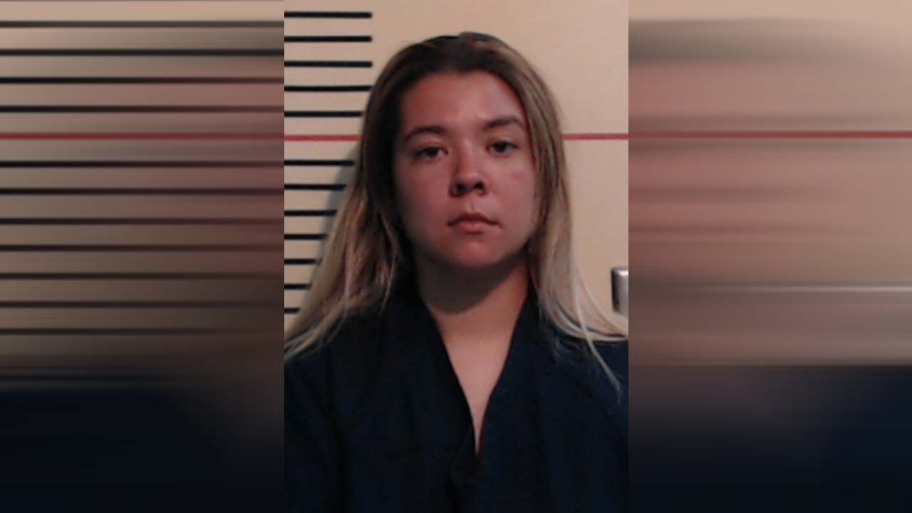 Texas mom charged in 2 toddlers' hot car deaths
