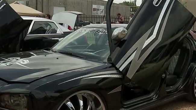 flossin in that candy paint slab party kicks off at 8th wonder
