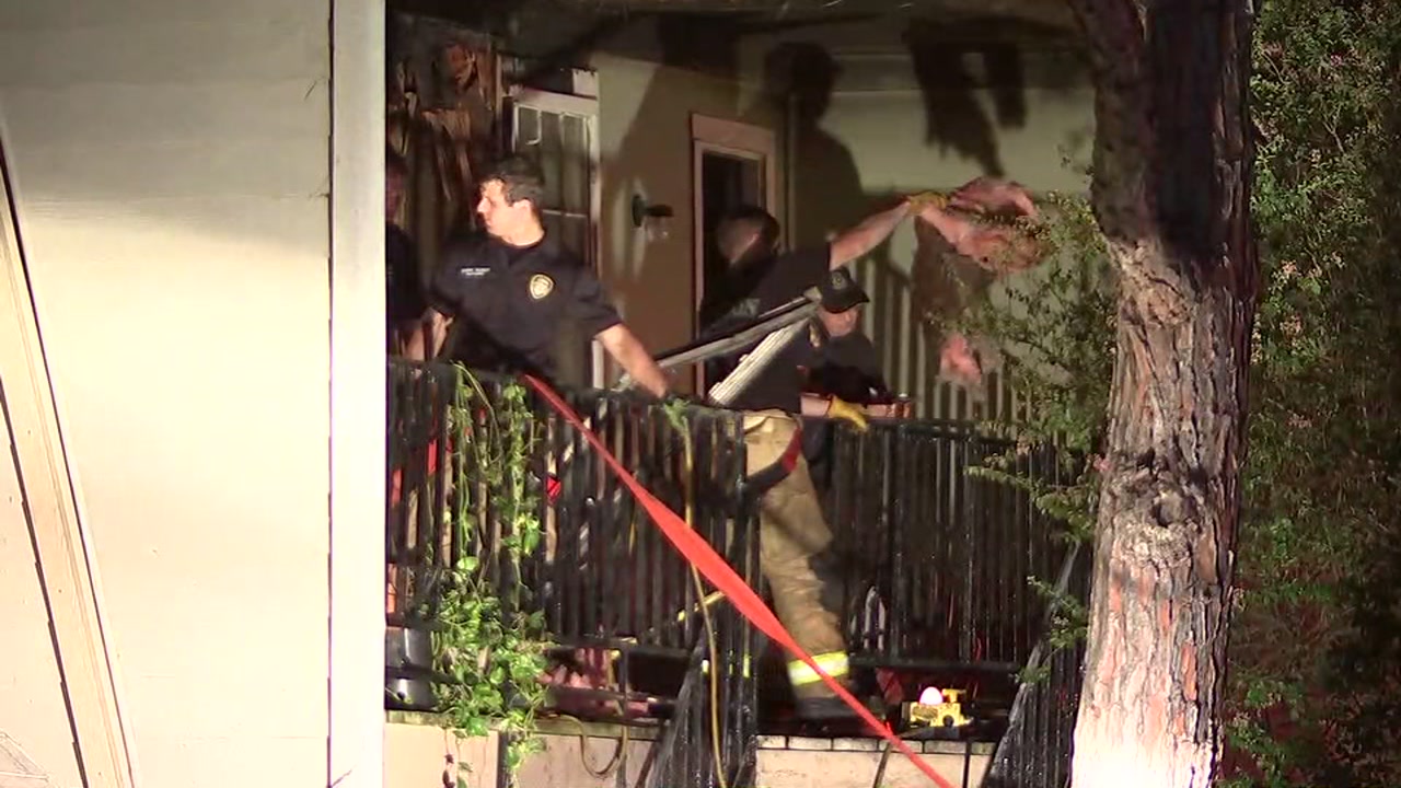 Residents jump from balcony to escape fire