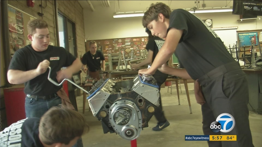 Auto class prepares Calabasas teens for life