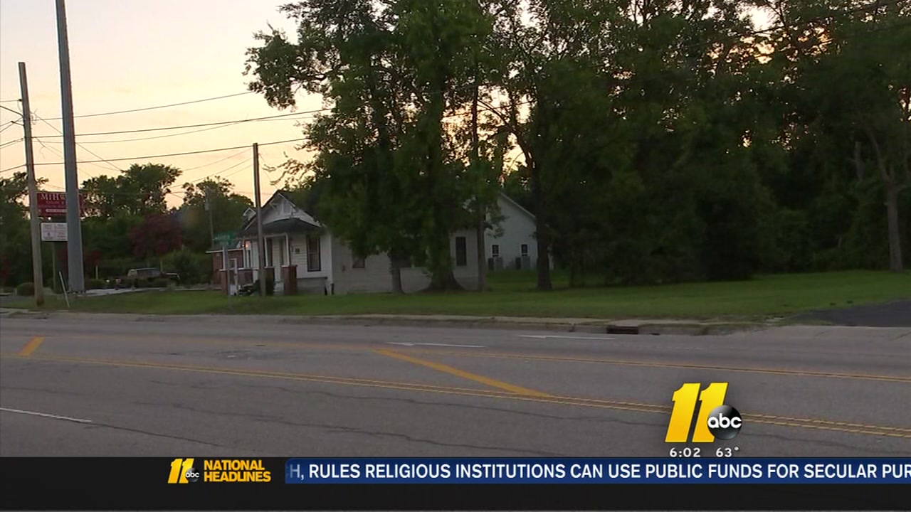 Decomposed body found in Fayetteville